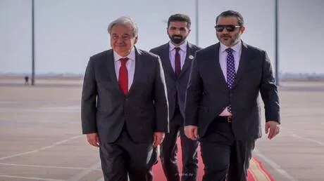 غوتيريش يصل دمشق في أول زيارة لأمين عام للأمم المتحدة إلى سوريا منذ 17 عاما (صور)