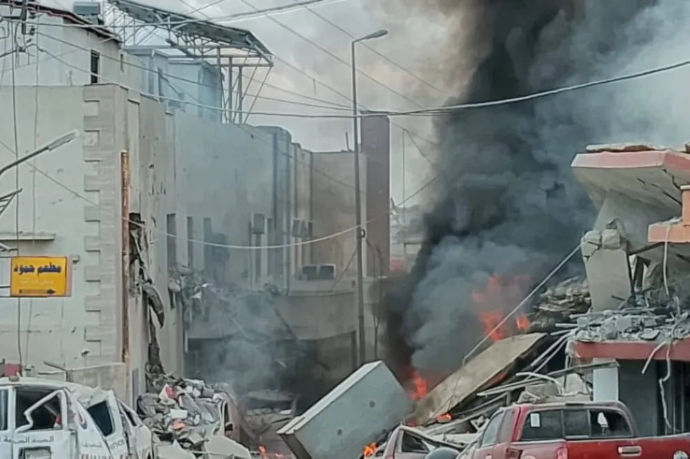 تضرر مستشفى جديد.. استمرار استهداف الاحتلال القطاع الصحي في جنوب لبنان