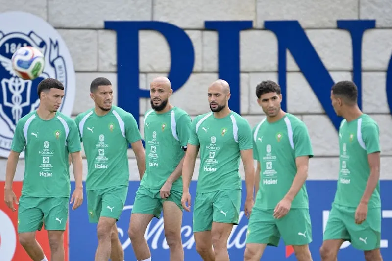 خبراء يحذرون لاعبي المنتخب المغربي من "الثقة الزائدة" في مباراة اسكتلندا