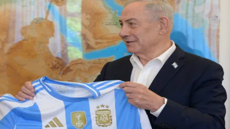 "لامين يحمم بن غفير".. أيمن عود يسخر من داعمي منتخب الأرجنتين بالحكومة الإسرائيلية على طريقته (صور)