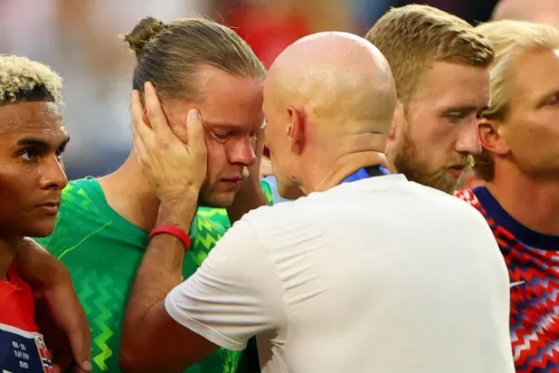 سولباكن يغالب دموعه... فخور بلاعبي النرويج