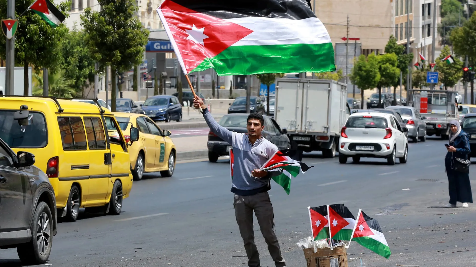 الأردن يعلن اعتراض وإسقاط 5 صواريخ قادمة من إيران