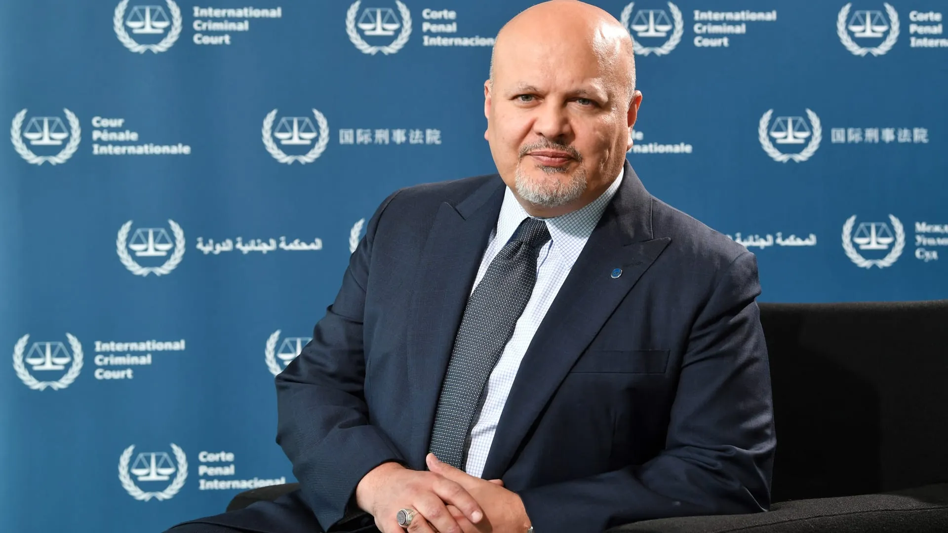 كريم خان.. أعضاء المحكمة الجنائية الدولية يُقيلون المدعي العام في تصويت "غير مسبوق"