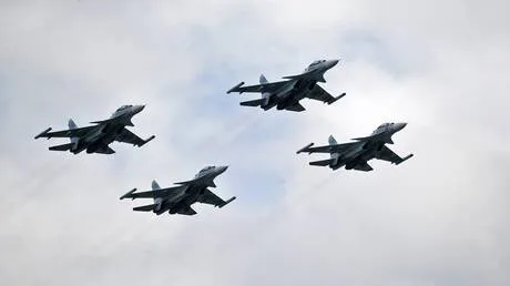بولندا ترسل طائرتين مقاتلتين لمراقبة تحليق Su-30SM2 الروسية فوق البلطيق