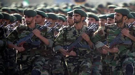 طهران تعلن عن كشف وشيك لسلاح بحري "مرعب" للخصوم