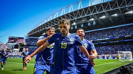 تاريخ يُكتب.. البوسنة أول المتأهلين كأفضل ثالث إلى دور الـ32