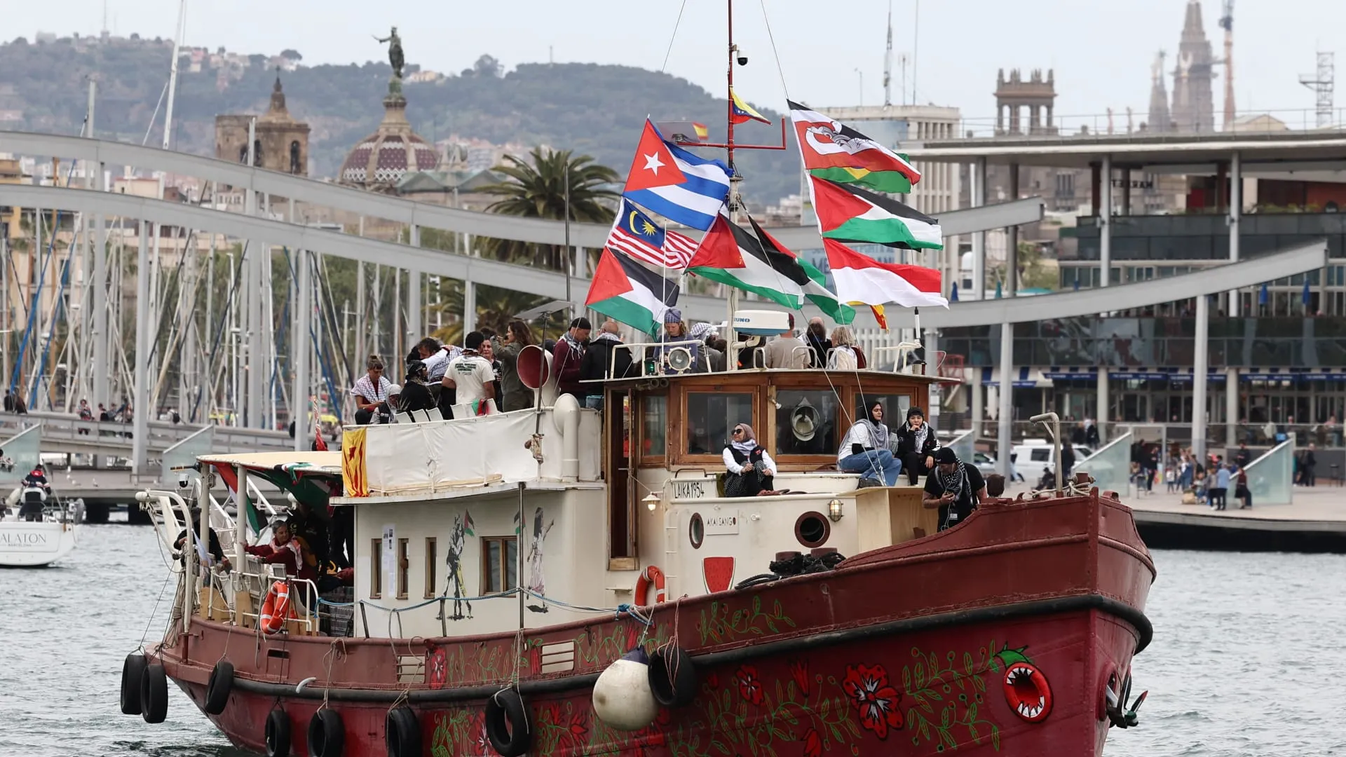 إسرائيل تعلن اعتراض سفن أسطول الصمود العالمي قبل وصوله لغزة