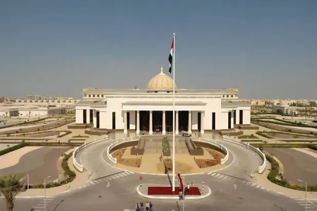 الإمارات: سجن مواطن أدين بالتحريض على زواج القاصرات في المغرب