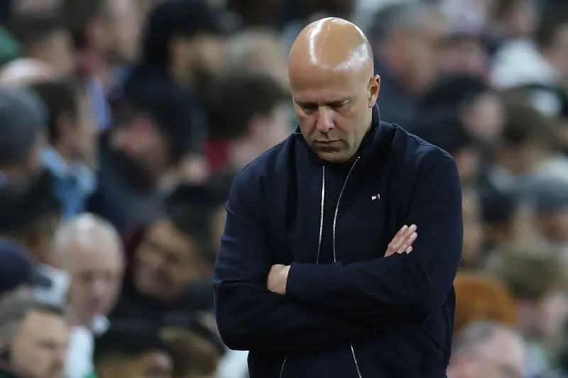 ليفربول يفك الارتباط بالهولندي سلوت
