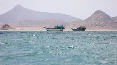 الحوثيون ينفون نيتهم فرض رسوم على عبور مضيق باب المندب