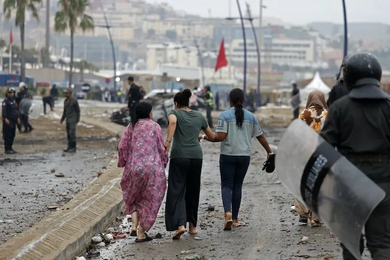 فيدرالية رابطة حقوق النساء: موجة العبور إلى سبتة ترقى إلى "كارثة إنسانية"