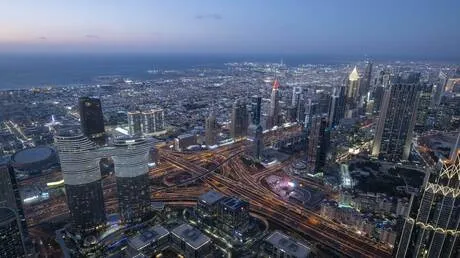 القطاع غير النفطي في الإمارات يسجل أسرع نمو في 4 أشهر