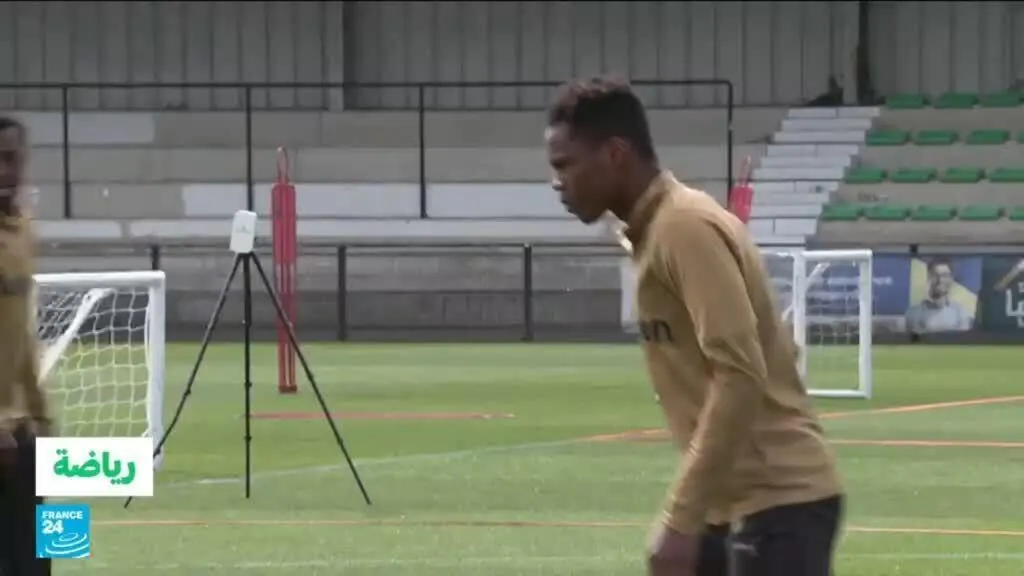 المالي سانغاري يفوز بجائزة مارك-فيفيان فوي لأفضل لاعب أفريقي في الدوري الفرنسي