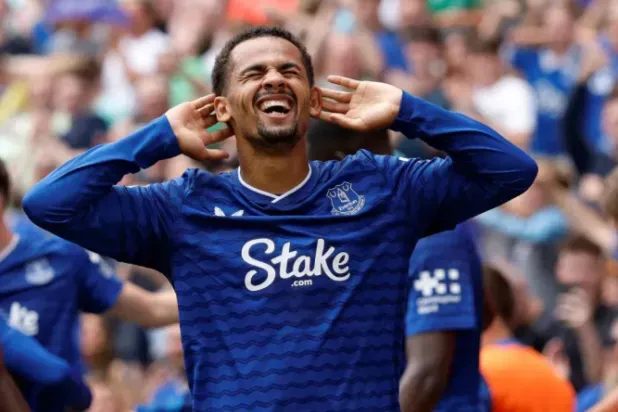 السنغالي ندياي يقرر عدم الانتقال للهلال… ويتمسك بـ«البريميرليغ»