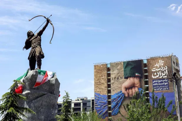 خطاب الداخل يتصاعد في إيران بعد اشتباك «هرمز»
