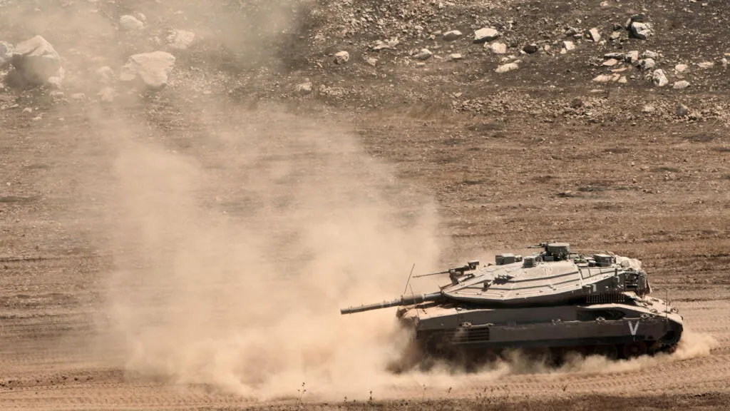 كيف عزز التدخل الإسرائيلي المستمر في جنوب لبنان قوة ونفوذ "حزب الله" على مر الزمان؟