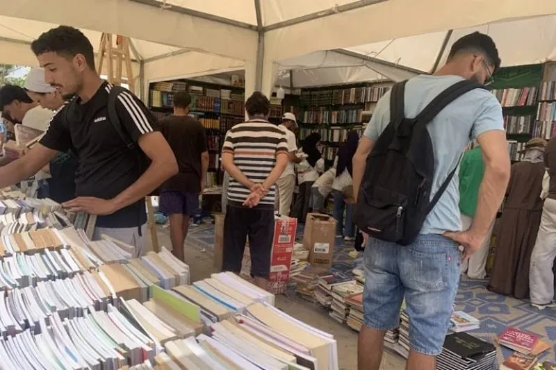 الفائدة: معرض الكتاب المستعمل يتيح المعرفة للمغاربة بأسعار مقبولة