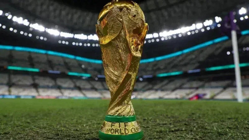 'ويفا' يهدد بمقاطعة المونديال: كأس العالم ليست للبيع
