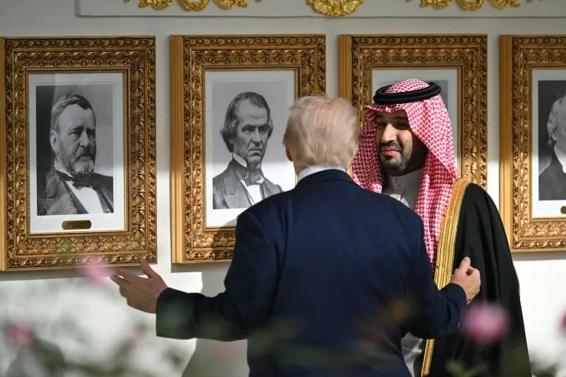 ترامب يطالب السعودية وقطر بالتطبيع