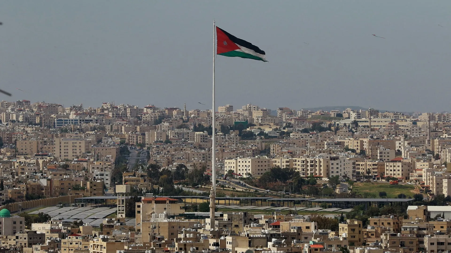 الجيش الأردني يعلن "اعتراض وإسقاط صواريخ إيرانية"