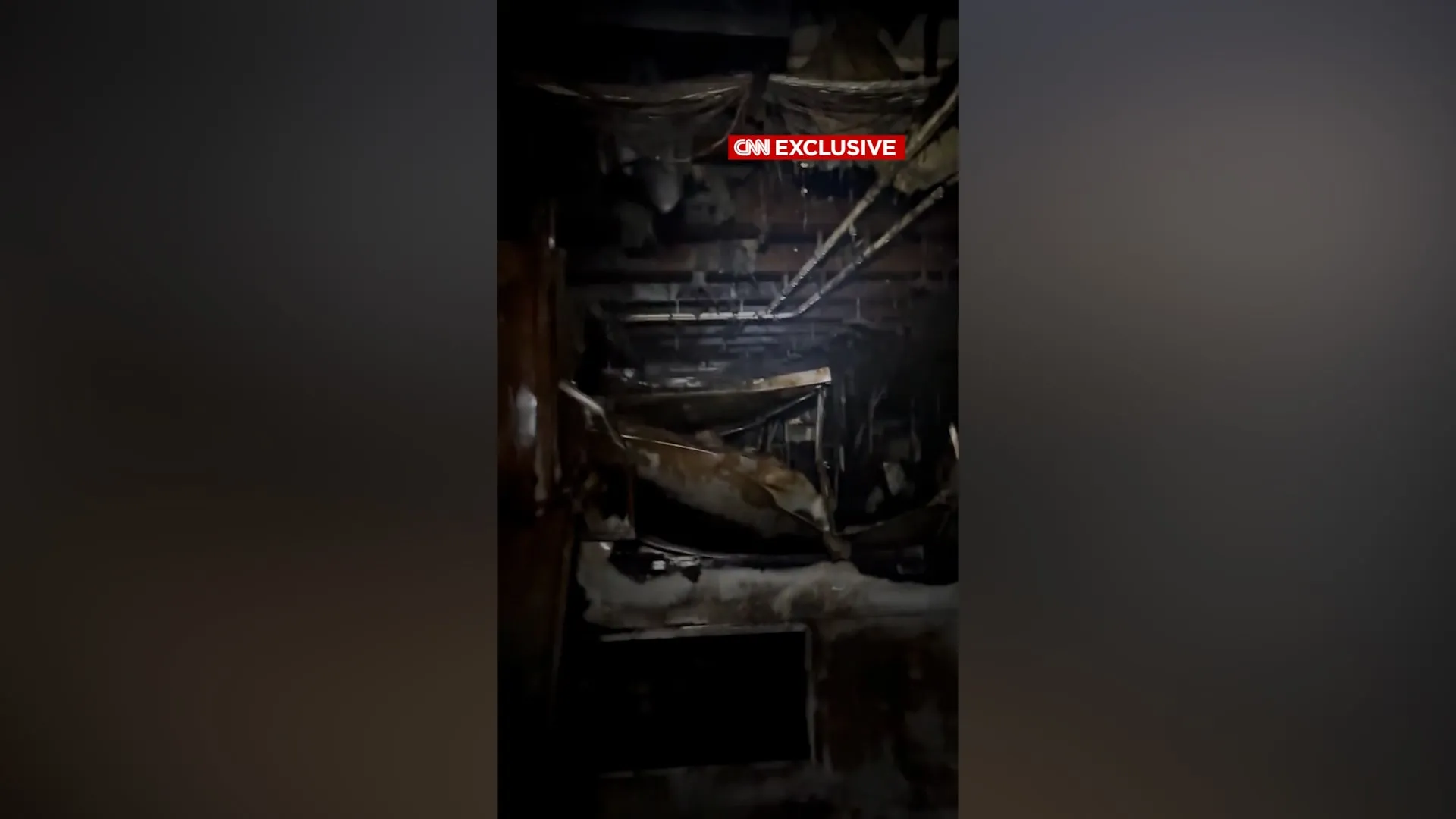حصري لـCNN.. شاهد الأضرار الجسيمة التي لحقت بحاملة الطائرات الأمريكية "جيرالد فورد" بعد اندلاع حريق فيها