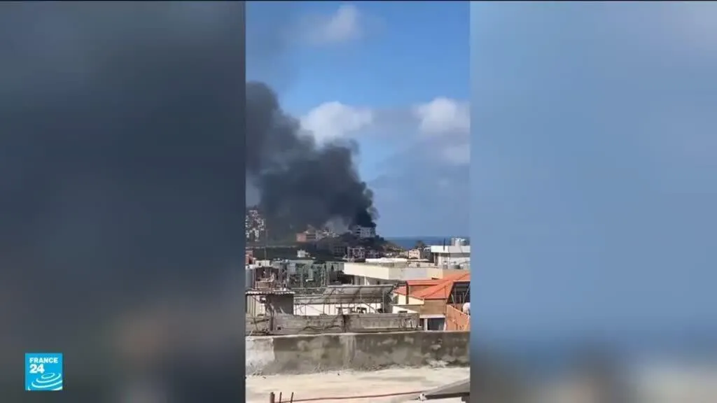 مقتل ثلاثة عسكريين لبنانيين بغارة إسرائيلية وعون يندد "بانتهاك صارخ"