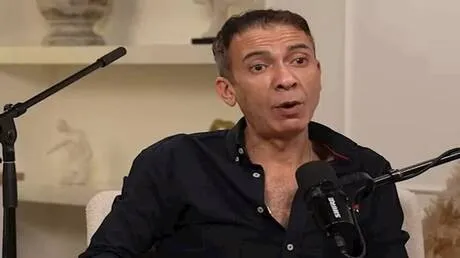 مصر.. محامي ضياء العوضي يكشف تفاصيل تشريح جثمانه بالمقابر
