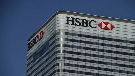 "الإمارات دبي الوطني" يوسع قاعدة عملائه عبر الاستحواذ على أعمال الأفراد في "HSBC" مصر