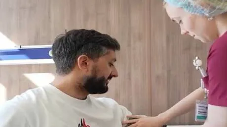 معهد "سكليفوسوفسكي" الروسي ينجح حيث فشل آخرون.. جراحة لمريض أمريكي مصاب بشلل جزئي