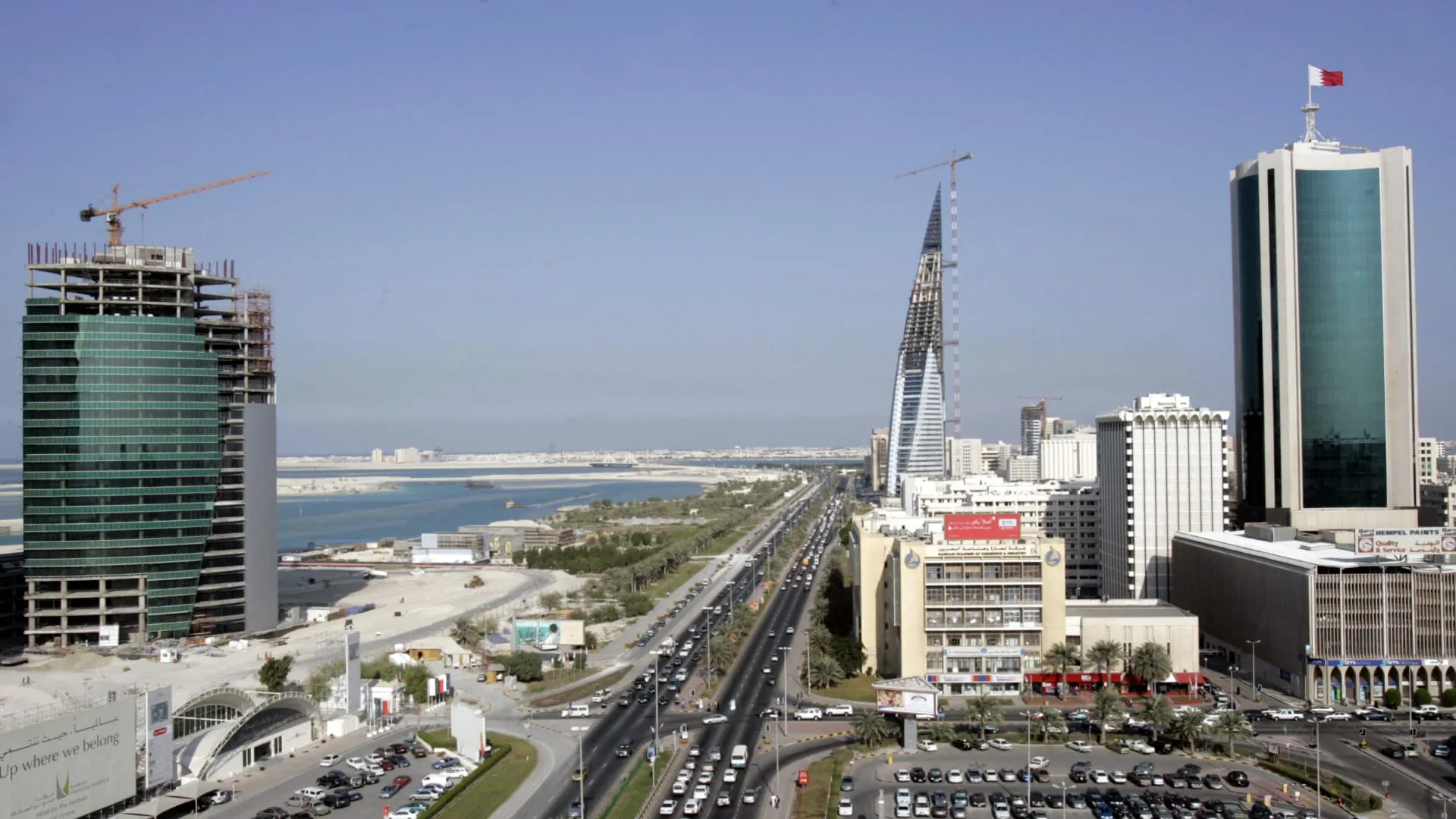 الجيش البحريني يكشف تفاصيل عن هجمات إيران على المملكة السبت واعتراضها بنجاح