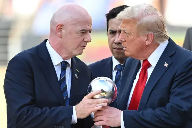 جذور أزمة تأشيرات كأس العالم… هل دفع إنفانتينو ثمن تقاربه مع ترمب؟