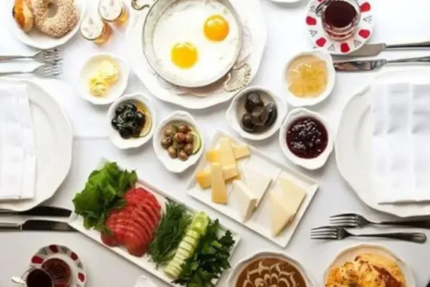 لشيخوخة صحية... أطعمة أساسية على مائدة الإفطار