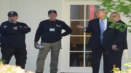 نيويورك تايمز: ترامب غير راض عن مقترح إيران لفتح مضيق وتوجه في إدارته لاستئناف الحرب