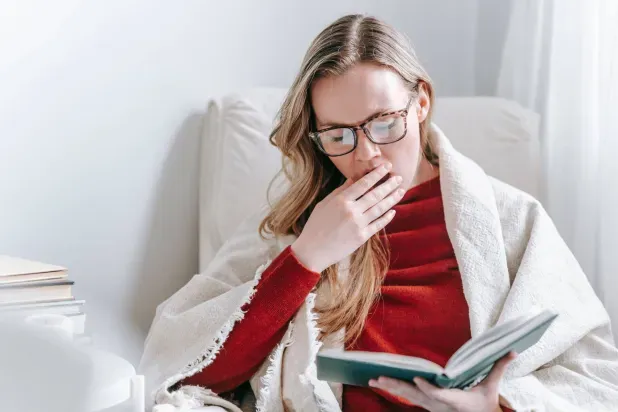 التعب المستمر ليس طبيعياً... ما الأسباب المحتملة وكيف تستعيد نشاطك؟