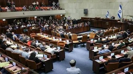 مقربون من نتنياهو يدفعون لحظر " القائمة العربية الموحدة" من الانتخابات