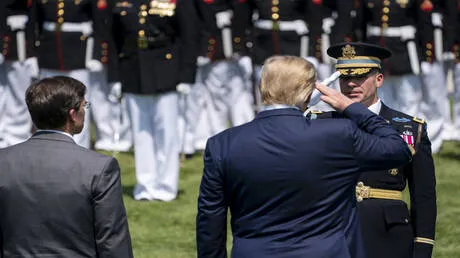 أكسيوس: القادة العسكريون سيطلعون ترامب اليوم على خيارات عسكرية جديدة بشأن إيران