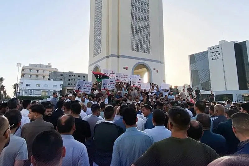 تردي الأوضاع الاقتصادية في ليبيا يدفع الجالية المغربية إلى المغادرة