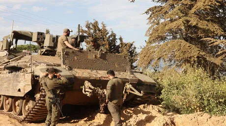 حادثة غامضة في جنوب لبنان.. العثور على جثة رجل مقيدة بنقالة واستدعاء الشرطة الإسرائيلية إلى الحدود