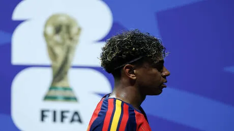 نجم واحد ضد منتخب كامل.. أرقام صادمة في سوق كرة القدم