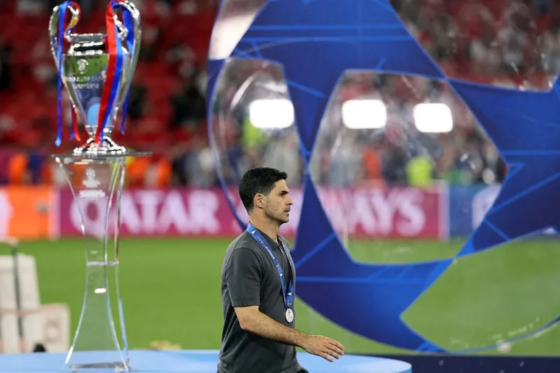 أرتيتا: باريس أفضل فريق بالعالم