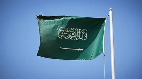 مجلس الوزراء السعودي يدين الهجمات الإيرانية المتكررة على السفن التجارية ودول عربية