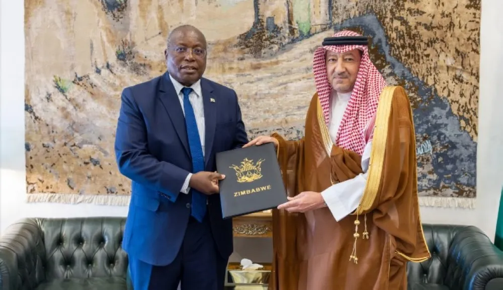 خادم الحرمين الشريفين يتلقى رسالة خطية من رئيس زيمبابوي