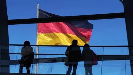 بوليتيكو: تردد ألمانيا في تخزين الغاز يهدد كل أوروبا بشتاء قاس