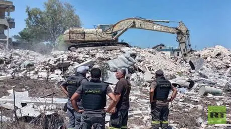مراسلتنا: فرق الجيش والدفاع المدني تواصل أعمال البحث والإنقاذ في زوطر الغربية بلبنان