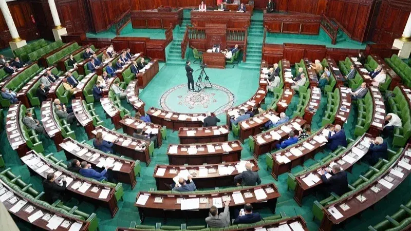 البرلمان يصادق على 5 اتفاقيات لزمات إنتاج الكهرباء من الطاقة الشمسية