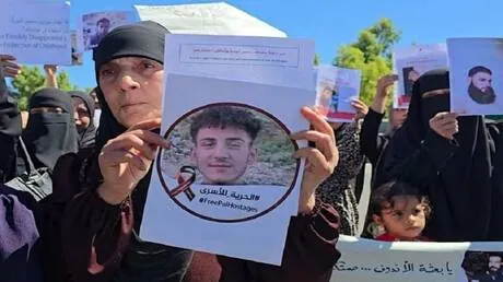 سوريا.. ذوو الأسرى لدى إسرائيل ينظمون وقفة احتجاجية أمام "الأندوف" (صور)