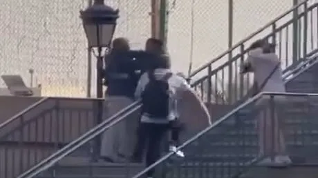 مصر.. فيديو لاعتداء ونزع حجاب فتاة في الشارع يثير غضبا واسعا