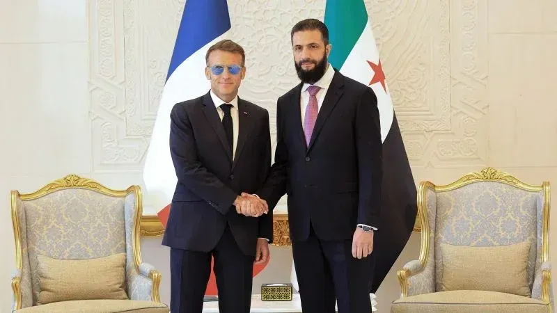 الشرع يشيد بمواصلة ماكرون زيارته رغم التفجيرين في دمشق