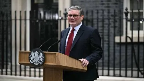 بريطانيا.. ستارمر يتعهد بتقديم تشريع لحظر الحرس الثوري الإيراني