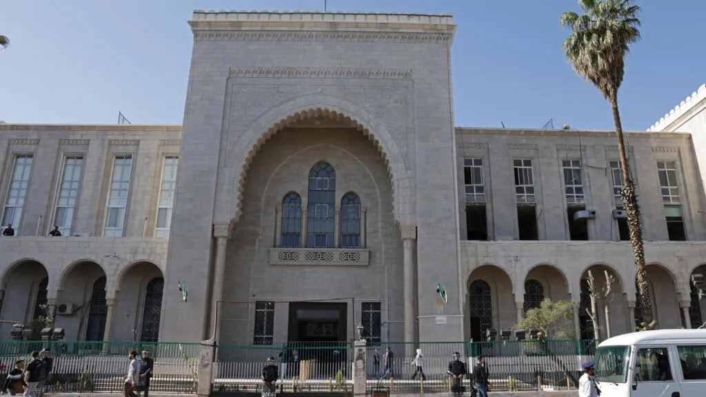 سوريا: انفجارعبوة ناسفة يخلف عدة قتلى وجرحى في مقهى بدمشق